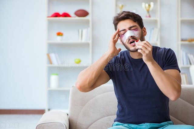 宝宝睡觉突然鼻子出血,正洗头左鼻子突然出血