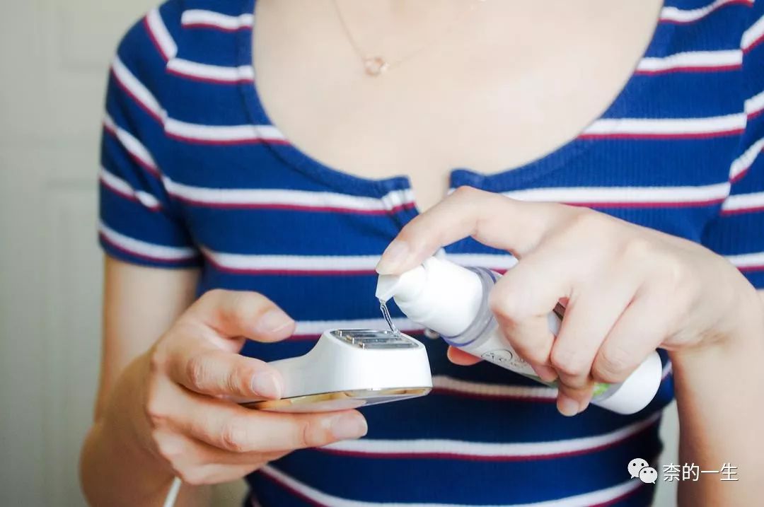 周末去美容店给自己做个护肤,自己在家护肤与去美容院