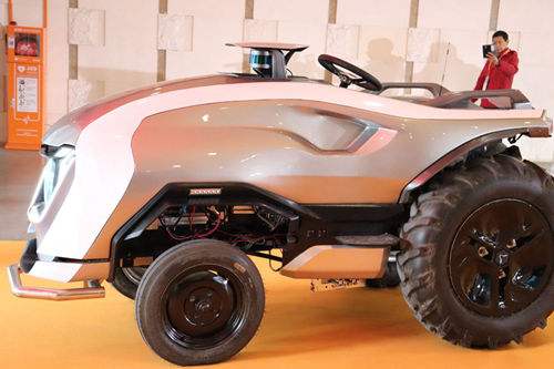 高科技耕田:日本智能拖拉机的问世,改变了以往的种田方式