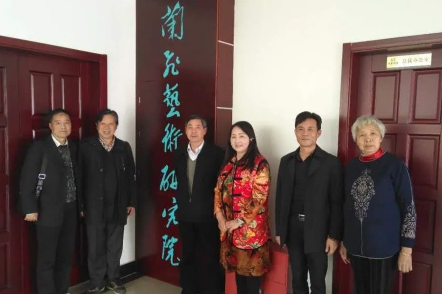 走一起去看美景,走一起去看戏