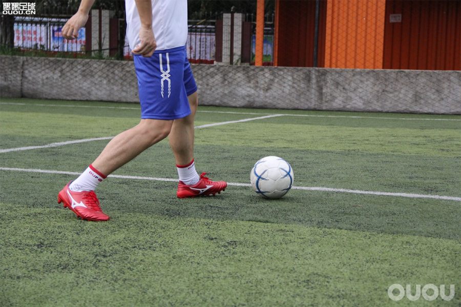 morelianeoii足球鞋,neo3pro足球鞋测评