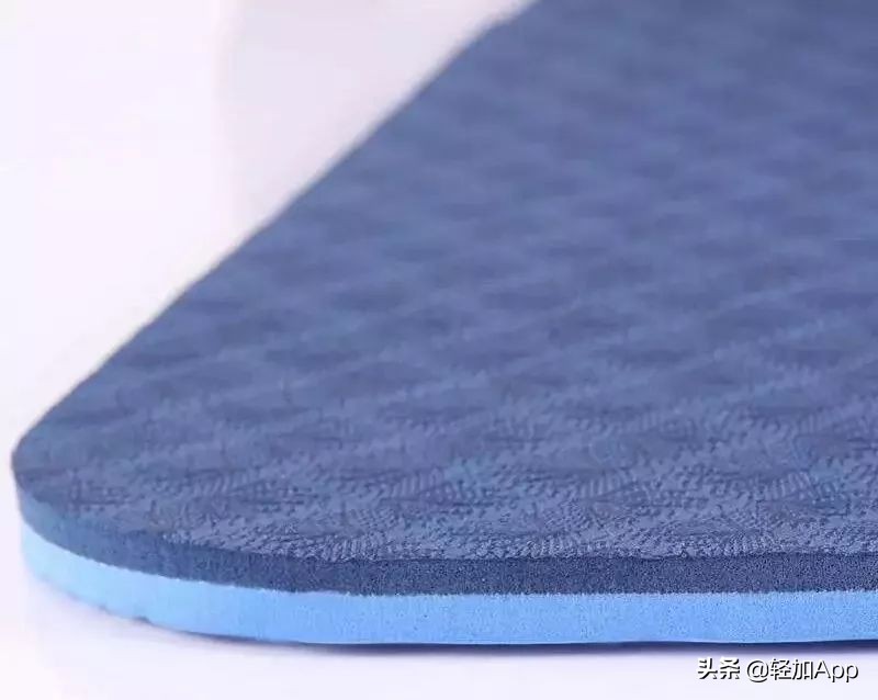 怎么样挑选瑜伽垫视频,瑜伽垫材质的选择