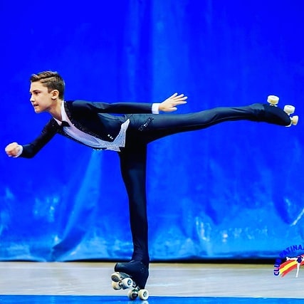 成人轮滑单排还是双排好,为什么双排轮滑更锻炼人