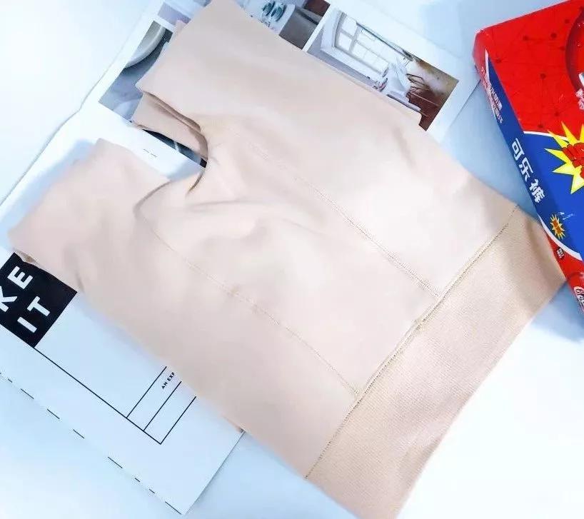 降温了！日本女星穿上了“光腿神器”，加绒保暖还时尚