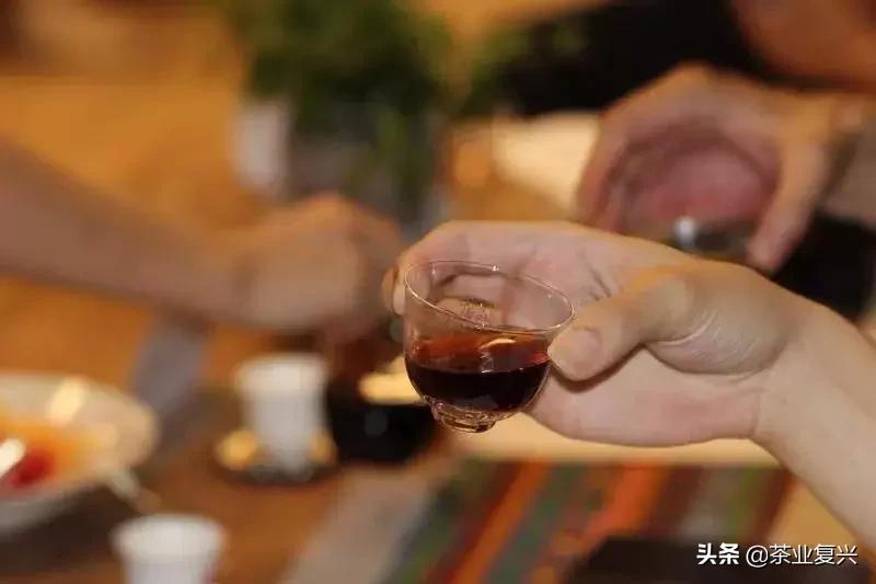 为什么用老班章做熟茶便宜,老班章普洱茶熟茶357g高端