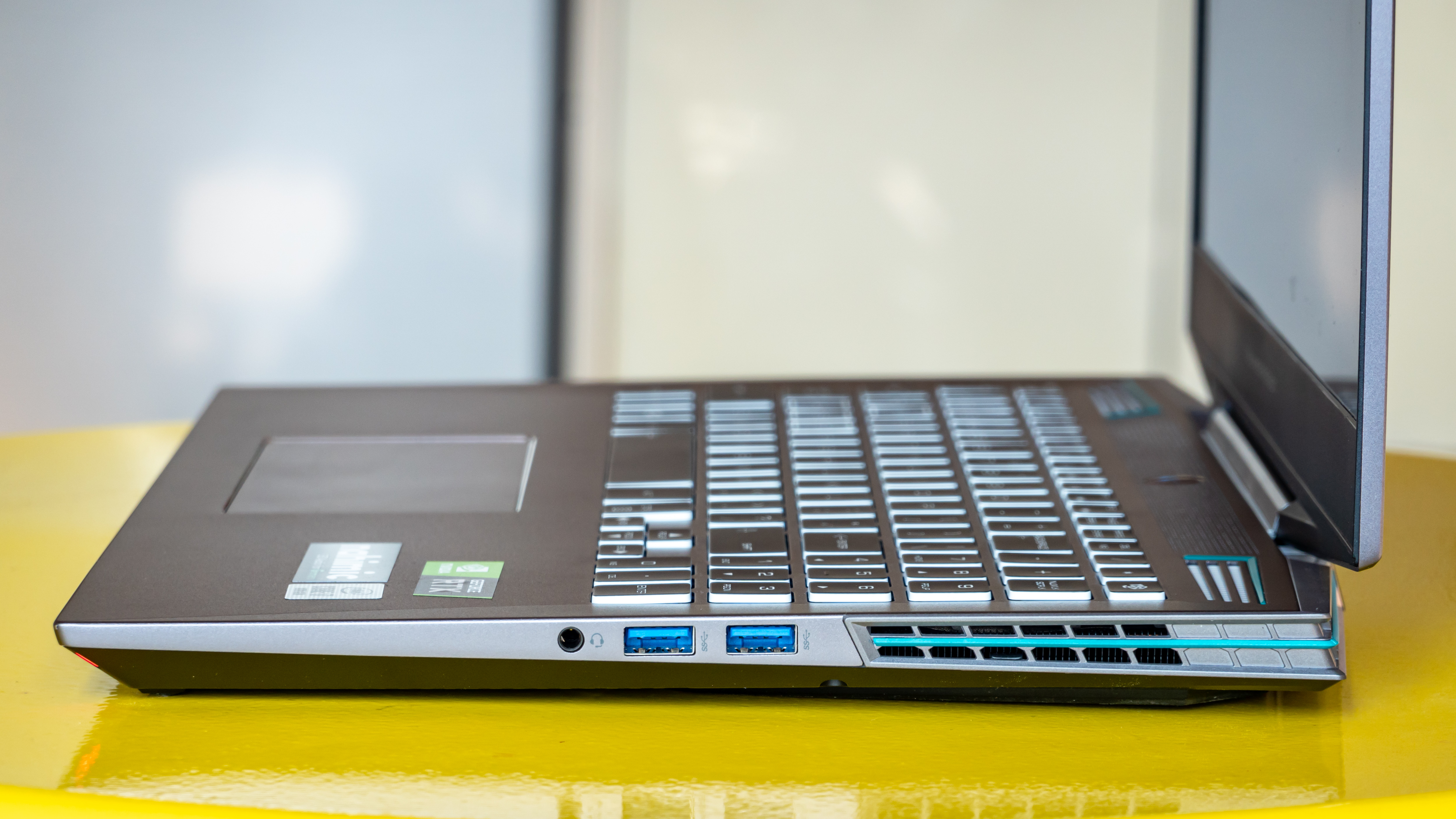 雷神911pro高端笔记本,雷神911pro可以玩的游戏