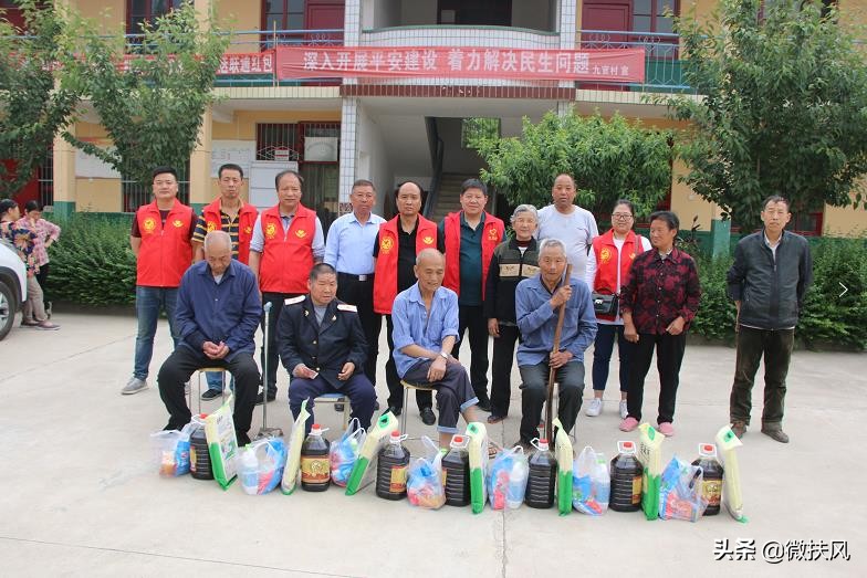 挥笔写大爱，春风满人间——杨彬强的人生风采