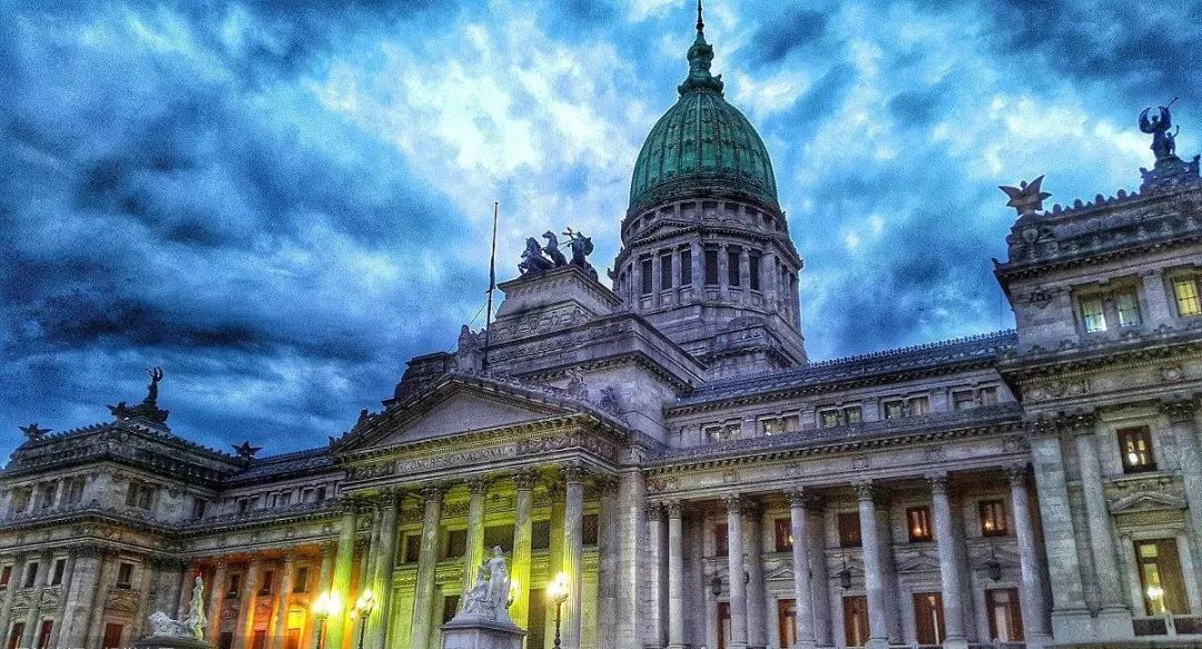 鎷変竵缇庢床闊充箰婕斿敱,鎷変竵缇庢床闊充箰鐑棬姝屾洸