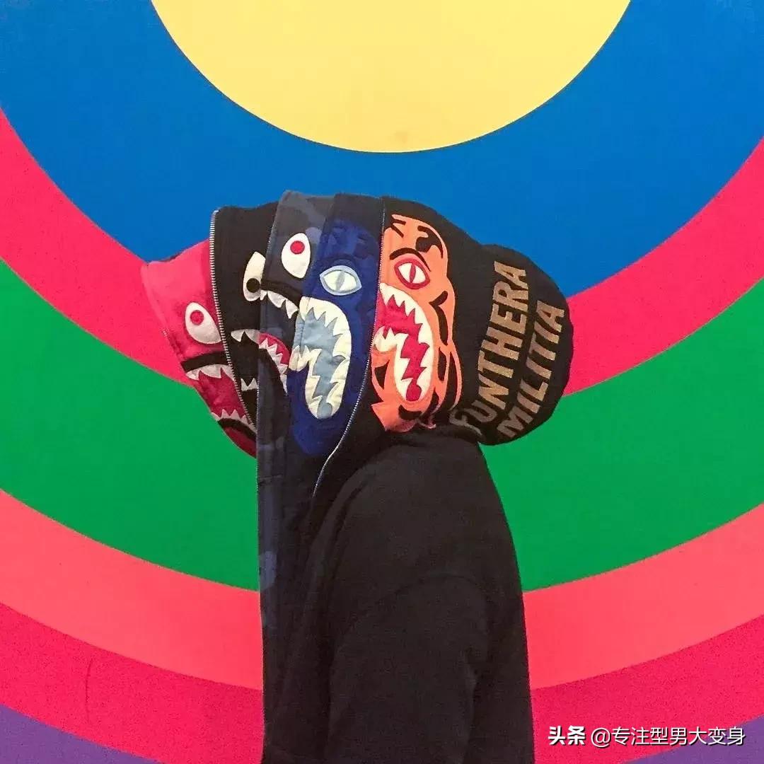 你以为你有双鞋就是潮男吗,你以为一身名牌衣服就是有钱人吗