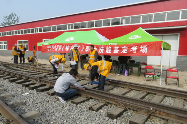 最吃香的四大金饭碗专业,专科十大热门专业工资高