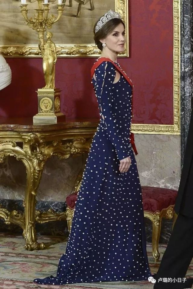 英国女王戴的超级超级珍贵的王冠,各国女王加冕皇冠图片