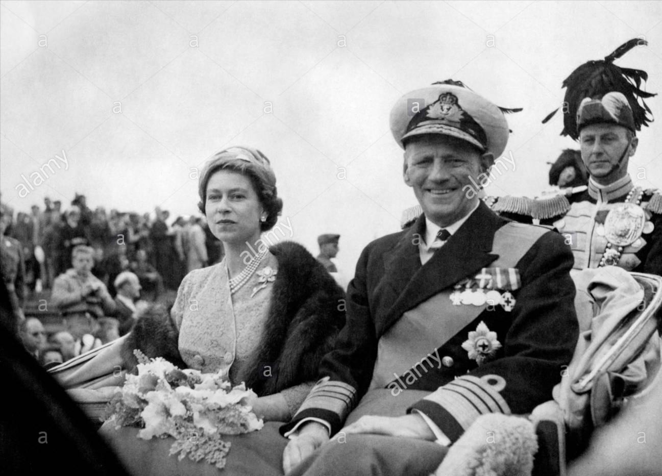 粉红美钻送公主,成全莉莉贝特少女心,女王的这枚花型胸针不简单