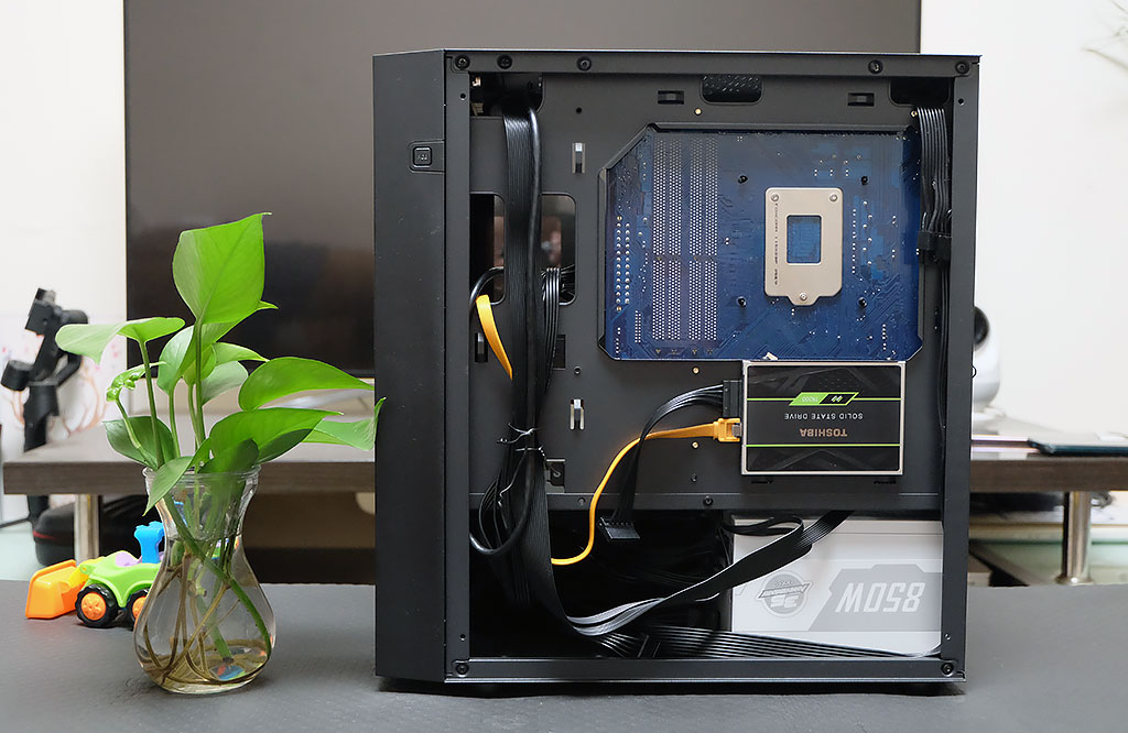 组装电脑，机箱怎么选？来看一下超频三光愈LM200机箱的组合搭配