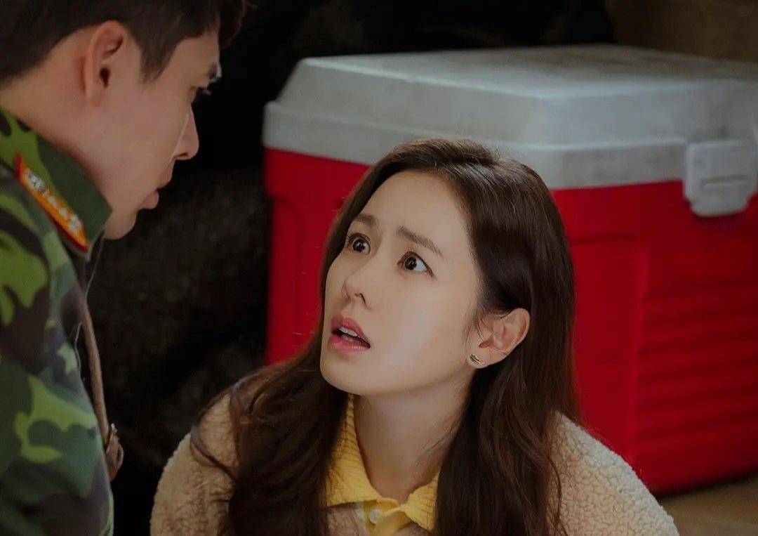 玄彬孙艺珍飞机上拍视频,孙艺珍玄彬被拍照片