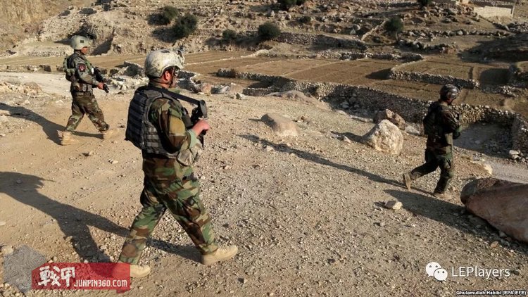 战甲轰鸣尖兵训练方法,战甲如何装备空战武器