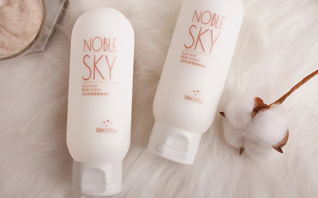 肌肤白嫩用什么办法,嫩白乳和嫩白液先用哪个