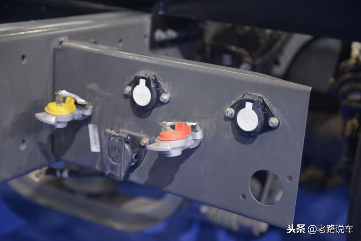 中国重汽豪沃t5g试驾,重汽豪沃轻卡t5缺点