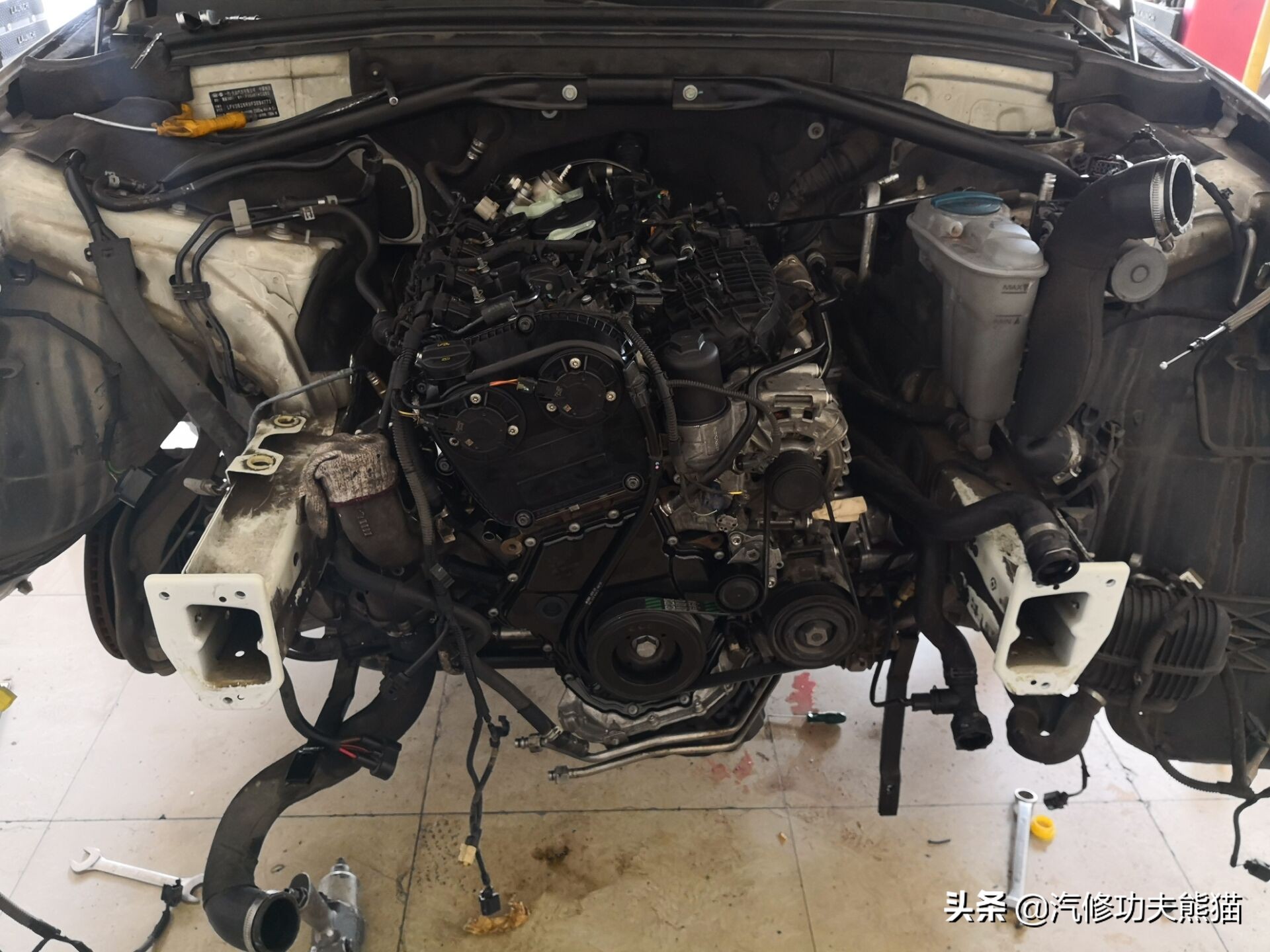 奥迪为何不能解决发动机烧机油,奥迪q5lea888三代发动机烧机油么