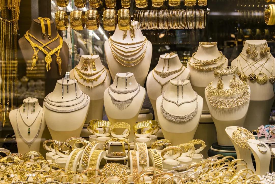 奢侈品柜姐叫什么,奢侈品柜姐这个工作如何