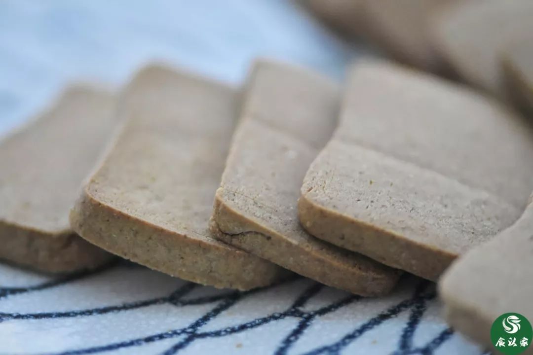 和圣八珍糕饼干,全家都能吃的养血补气粥