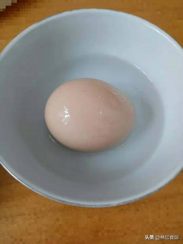 腌咸蛋出油的小妙招,快速腌制咸蛋出油最佳方法