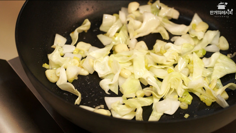 鱿鱼炒饭的做法下厨房,鱿鱼卷炒饭教程