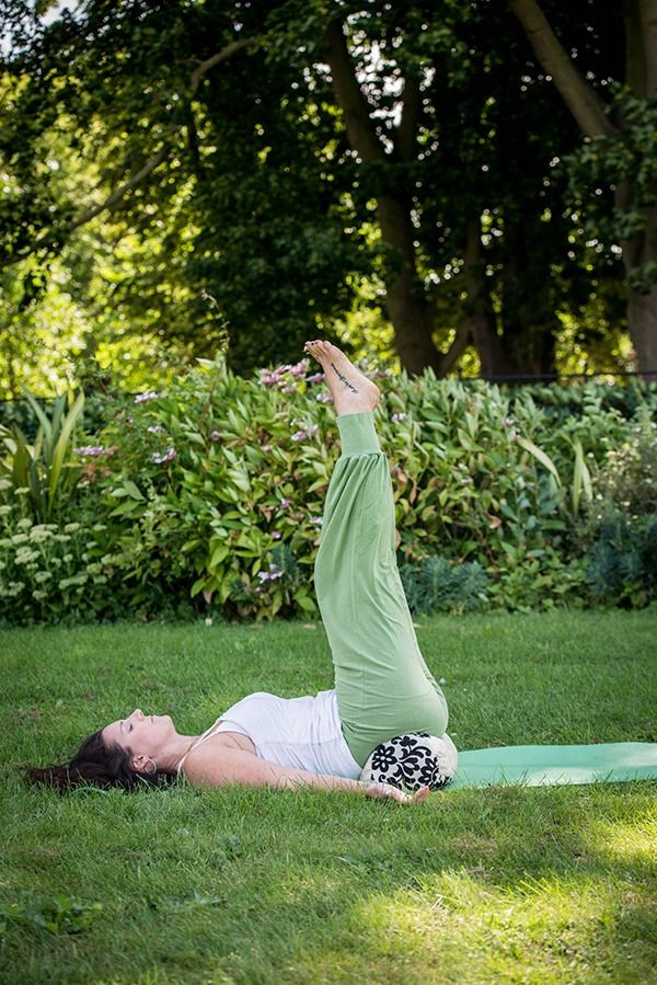 8个简单瑜伽动作消除疲劳促睡眠,放松神经20个瑜伽体式