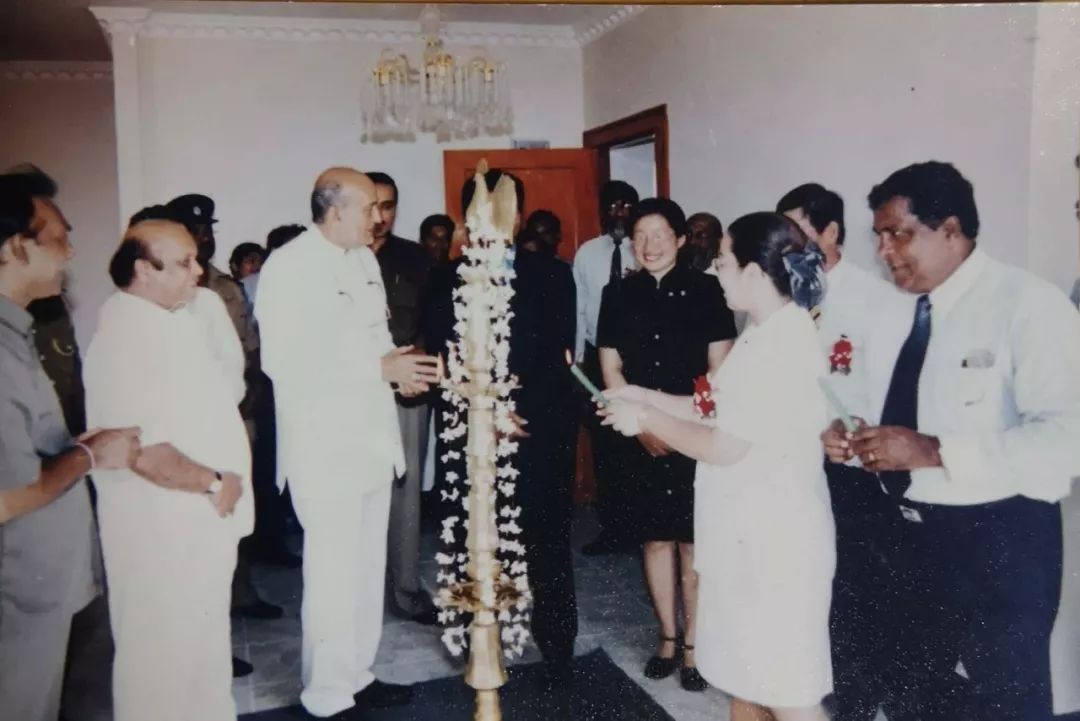 流落岛国街头的中国有钱人