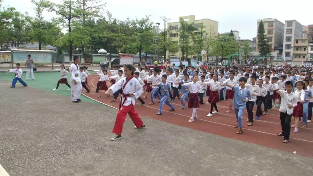 【围观】怀集县“武术六进”暨禁毒宣传教育活动走进怀城镇中心小学|怀集城南中学“第六届校园...
