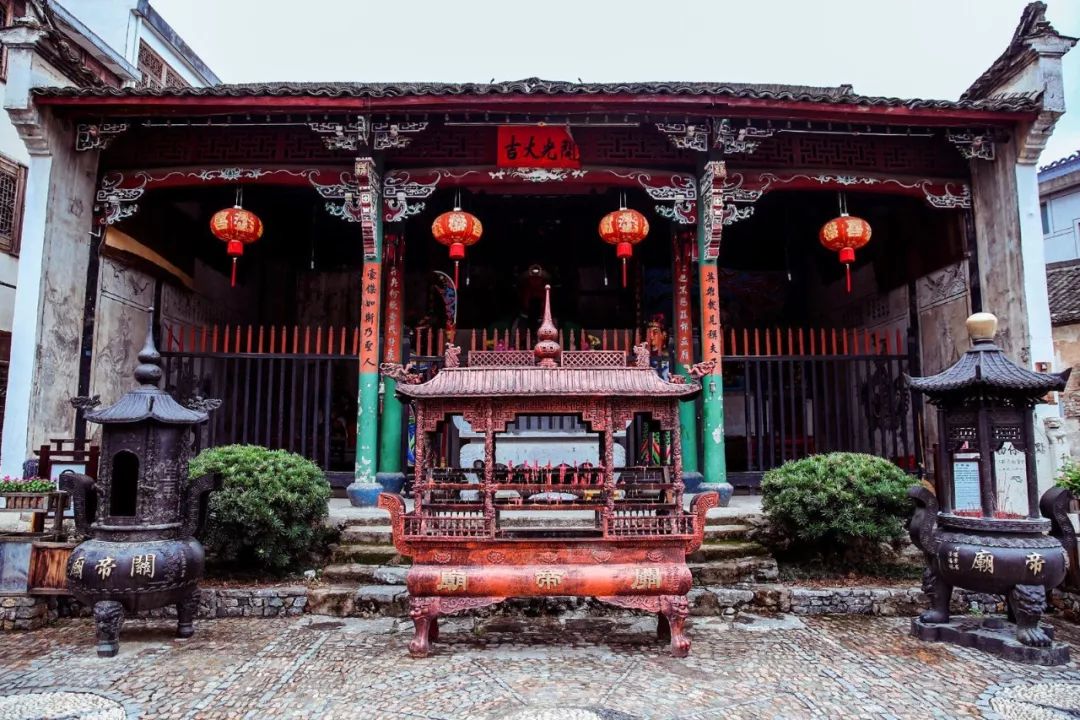 吐鲁番的葡萄熟了的景色,吐鲁番的葡萄熟了美丽的风景