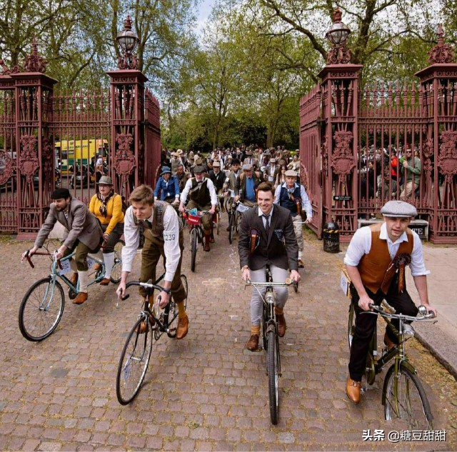 复古布洛克鞋搭配短裤,今年流行什么样的靴子裤