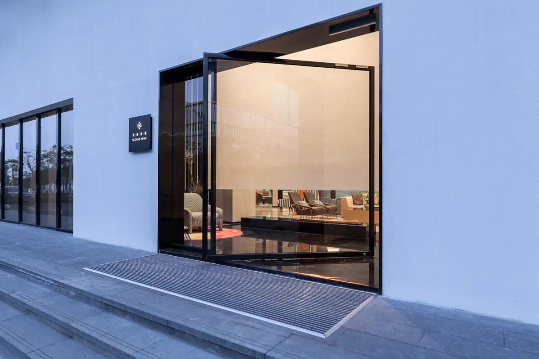 鍘﹂棬閬囪缇庡绌洪棿,鍘﹂棬楂樼缇庡绌洪棿