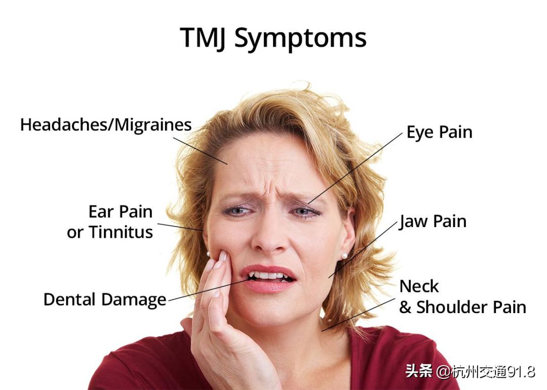 女大学生唱歌想哭,想唱歌不敢唱
