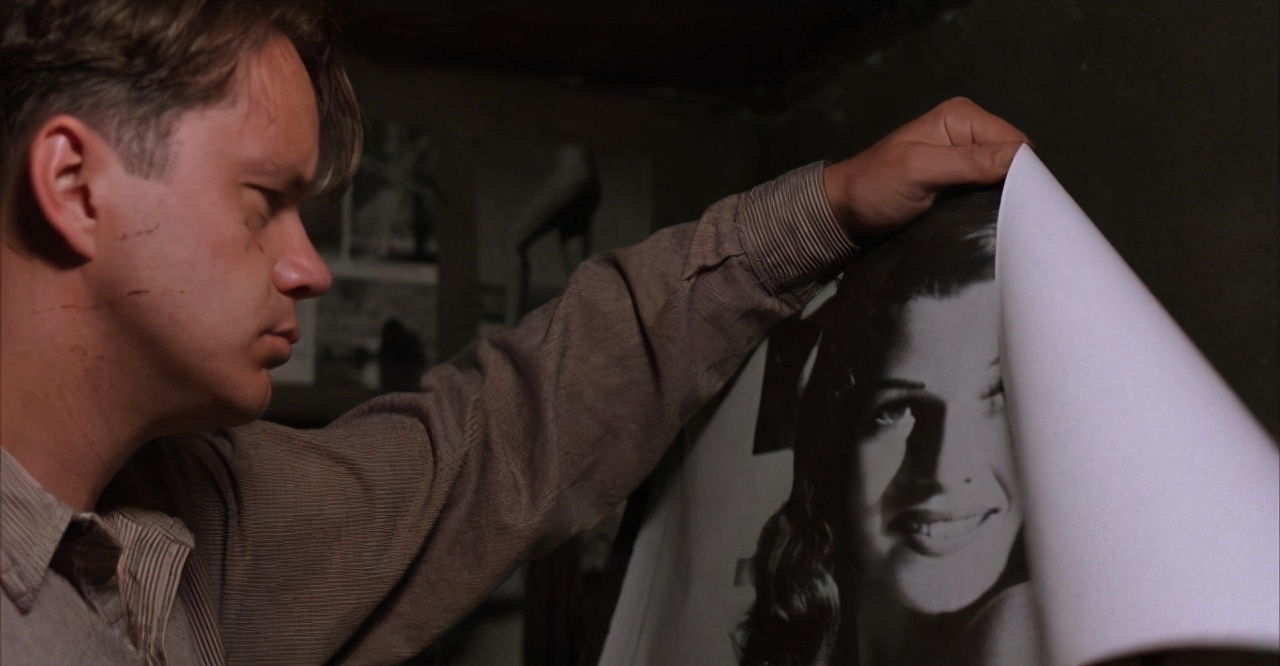 历时27年,他凭借2把小石锤、4张美女海报,逃离肖申克监狱