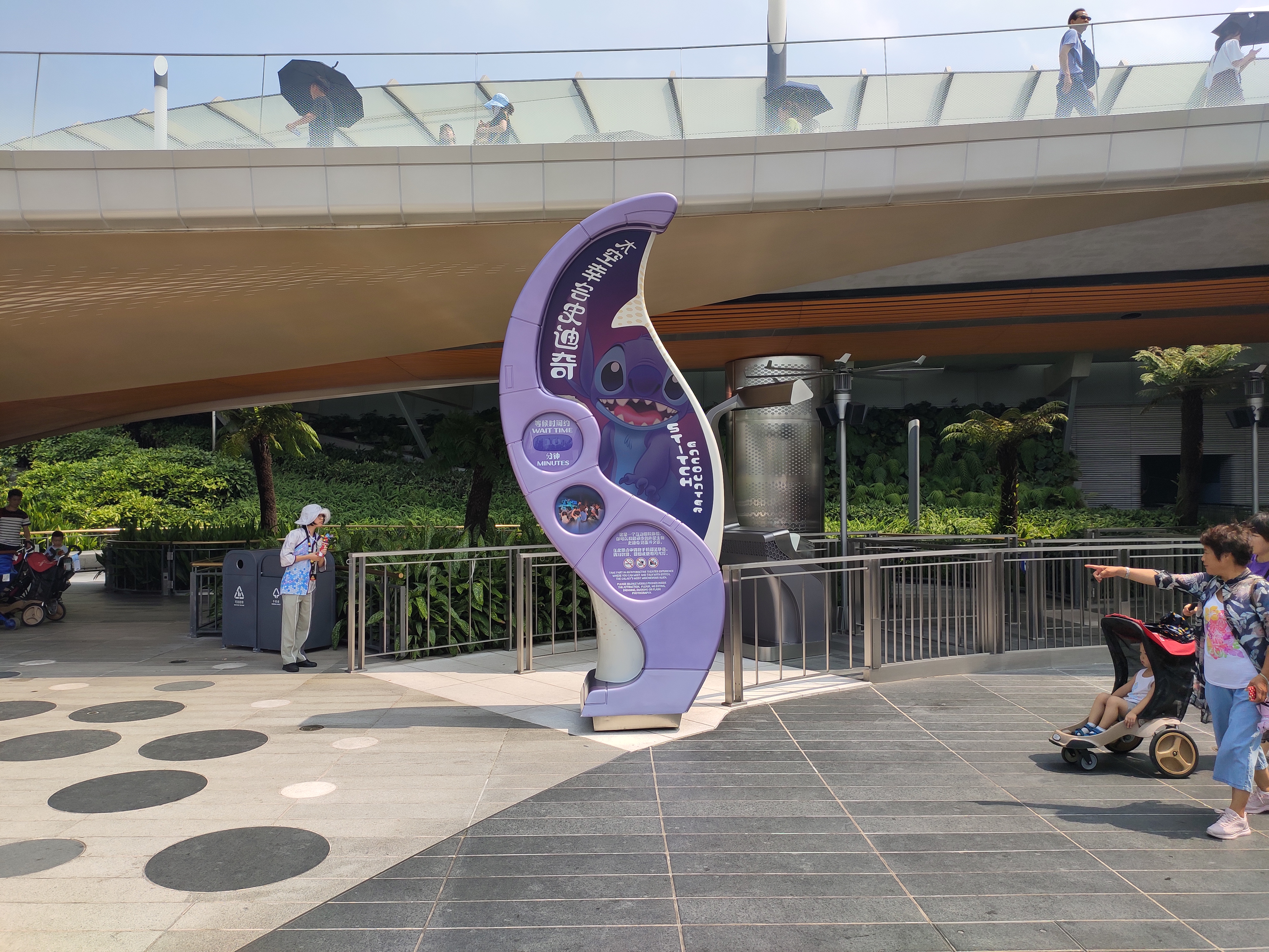 上海迪士尼一大一小旅游攻略,上海迪士尼吃住攻略讲解