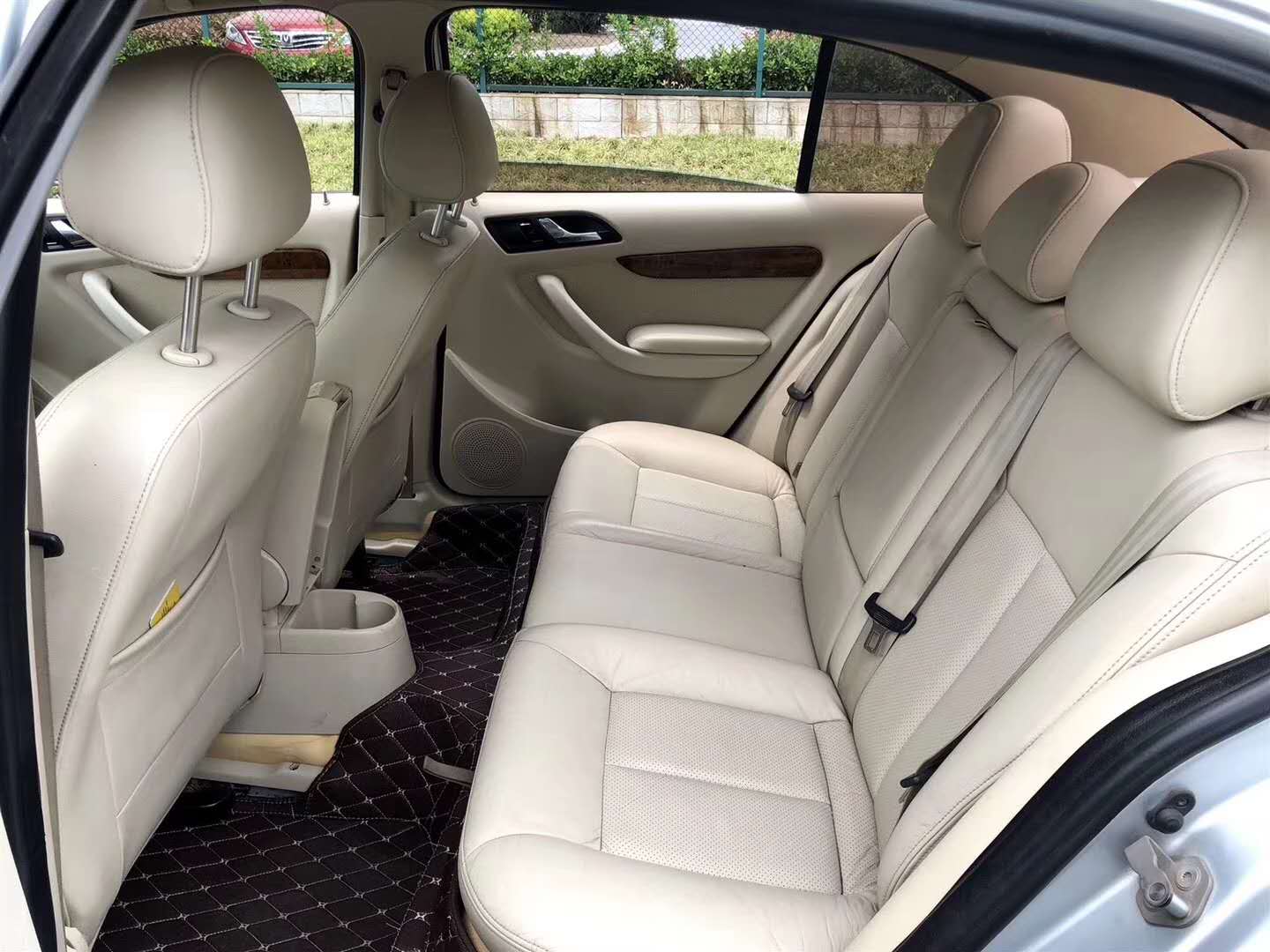 2010年大众朗逸2.0怎么样,2010年大众朗逸二手车值多少钱