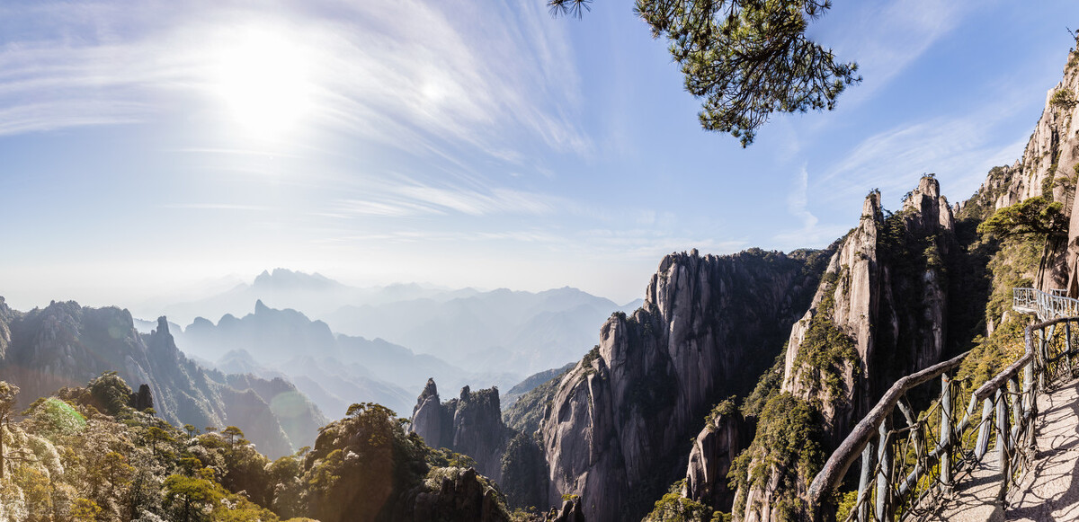 爬山是一项全身运动，要想爬山有效果，以下几点你一定要注意