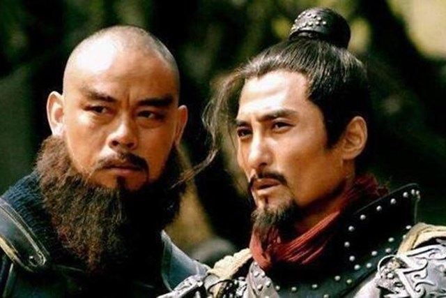 豹子头林冲的个性简介,豹子头林冲的性格和外貌