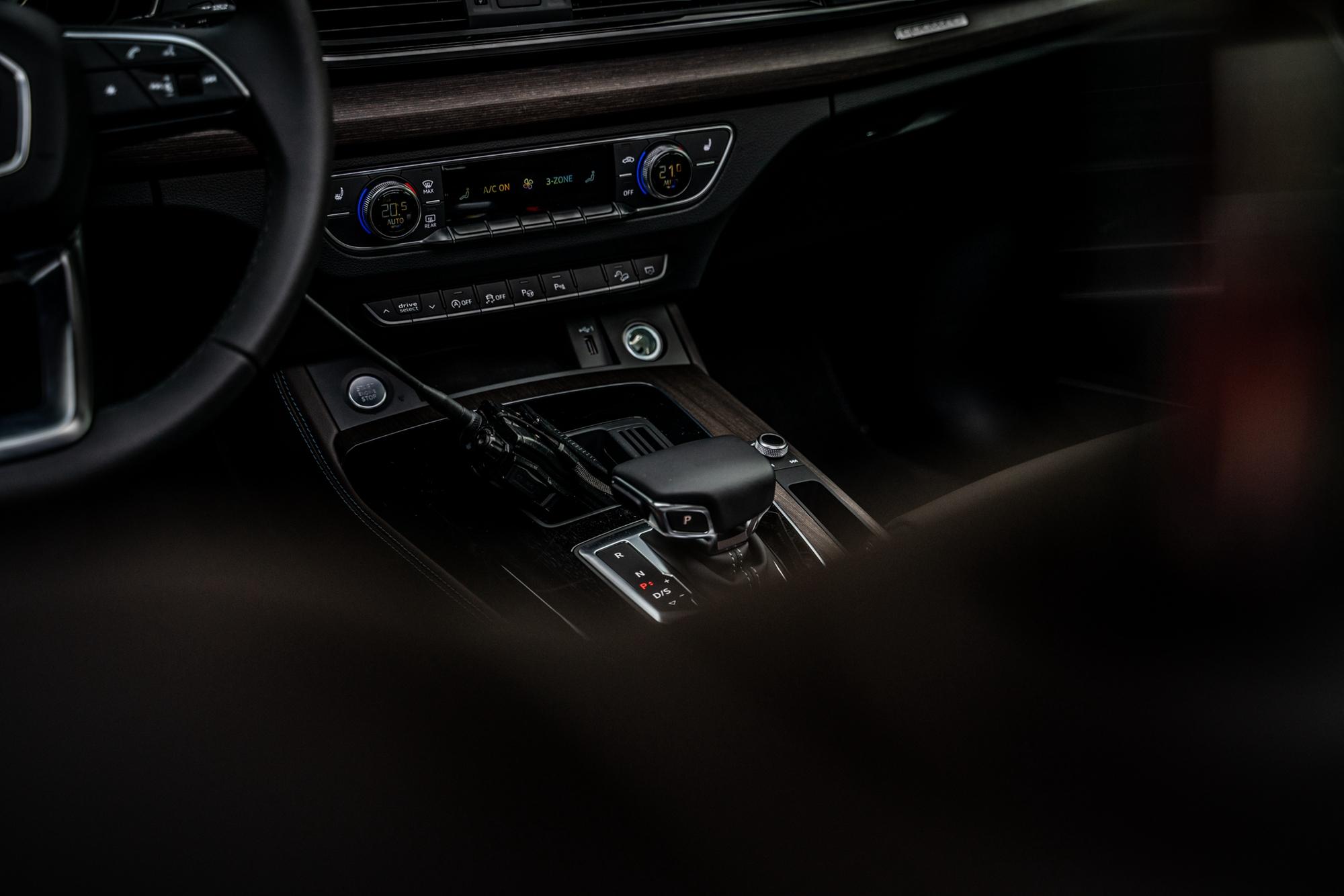 2020款奥迪q5lquattro山地测评,新款奥迪q5l场地试驾