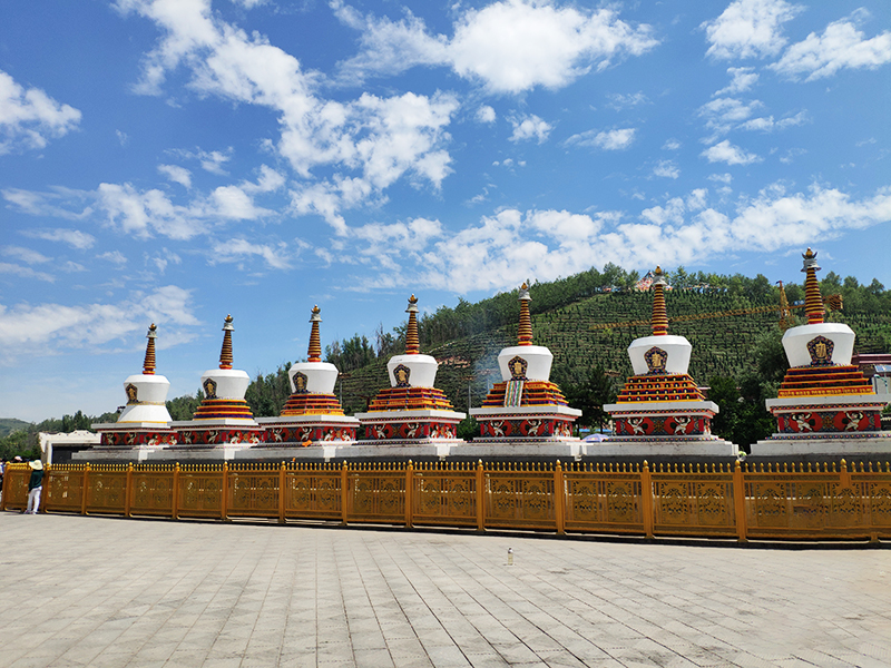 茶卡盐湖天空之镜离青海湖多远,大西北茶卡盐湖翡翠湖