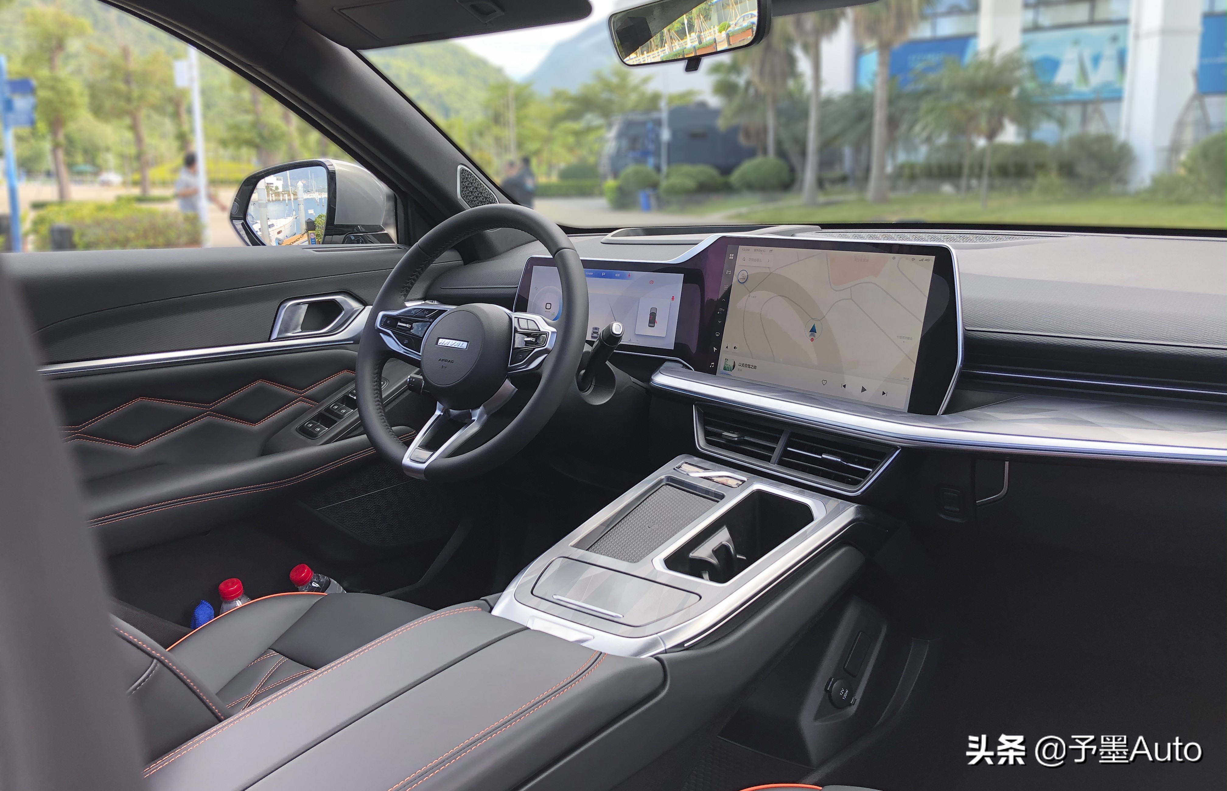 哈弗与神兽共舞,和神兽亲密互动视频