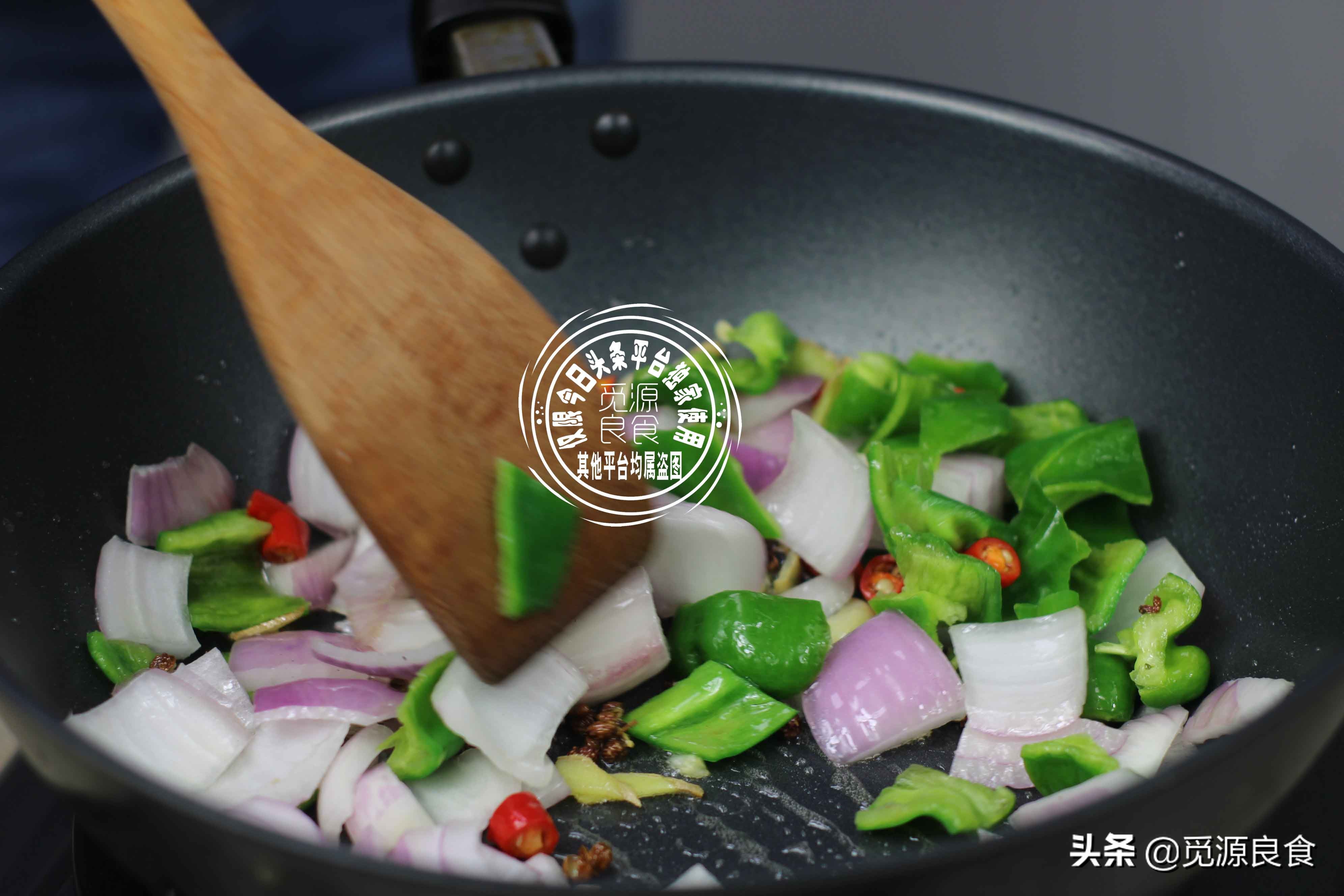 鱿鱼焯水后爆炒3分钟能熟吗,爆炒鲜鱿鱼的做法大全家常窍门