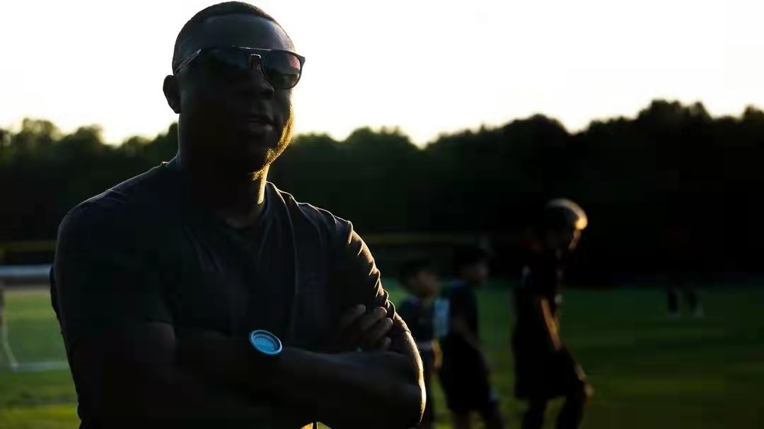 又一个世界足坛新“阿杜”出世，13岁驰骋职业赛场