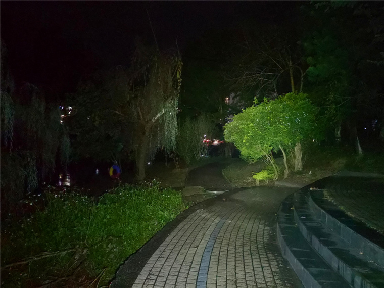 olight傲雷baldrs小型强光战术手电,我就是与众不同女声完整版