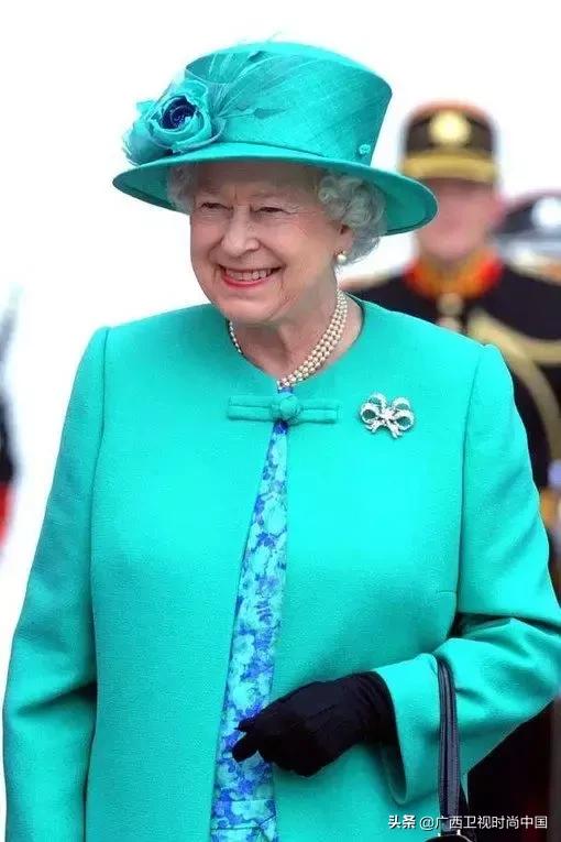 别小看一枚小胸针，透露着你的品位和故事……