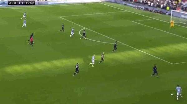 曼城领航者德布劳内,德布劳内是曼城最重要的中场