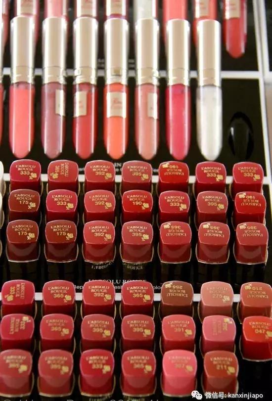 超高月薪+大牌衣服美妆，当新航空姐也太爽了吧！