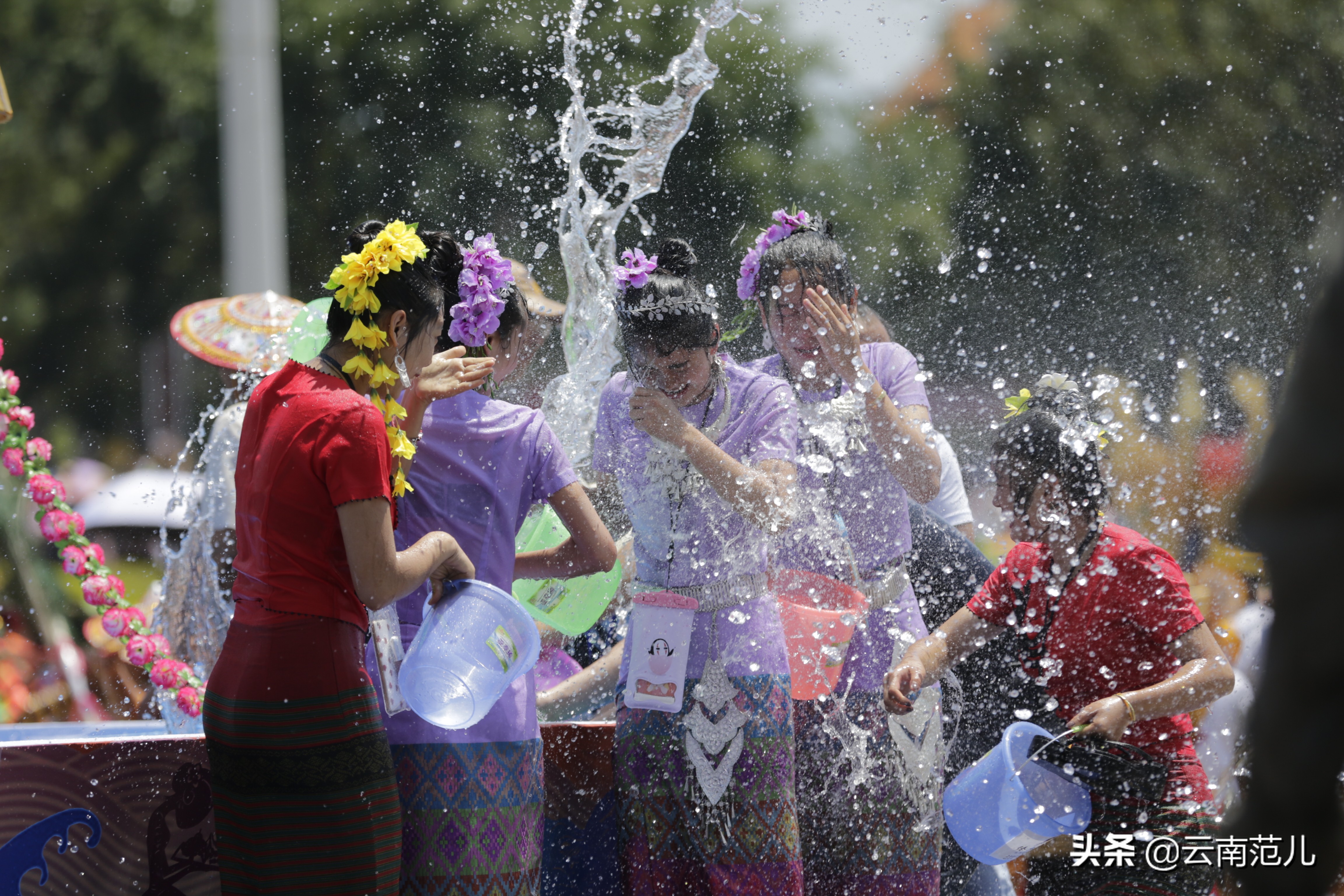 2017德宏芒市国际泼水狂欢节,不一样的德宏芒市泼水节