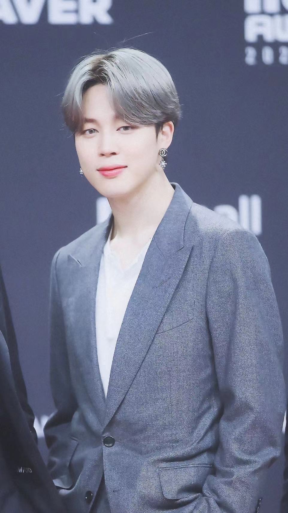 伯贤表演时防弹少年团台下反应,防弹少年团成员对金硕珍评价