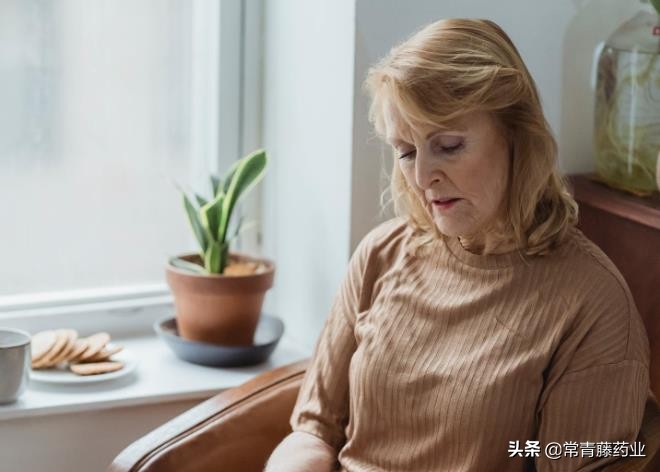 医美去除眼部皱纹多少钱,眼睛下面的皱纹如何医美去除